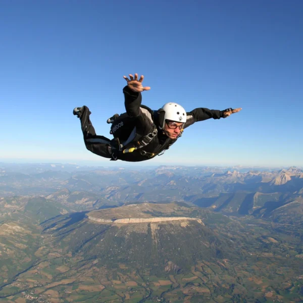 Formation PAC parachutisme à Tallard – apprentissage de la stabilité en chute