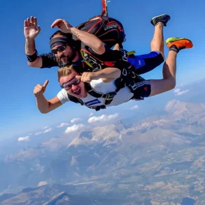 Expérience de parachutisme en tandem avec vue sur le lac de Serre-Ponçon